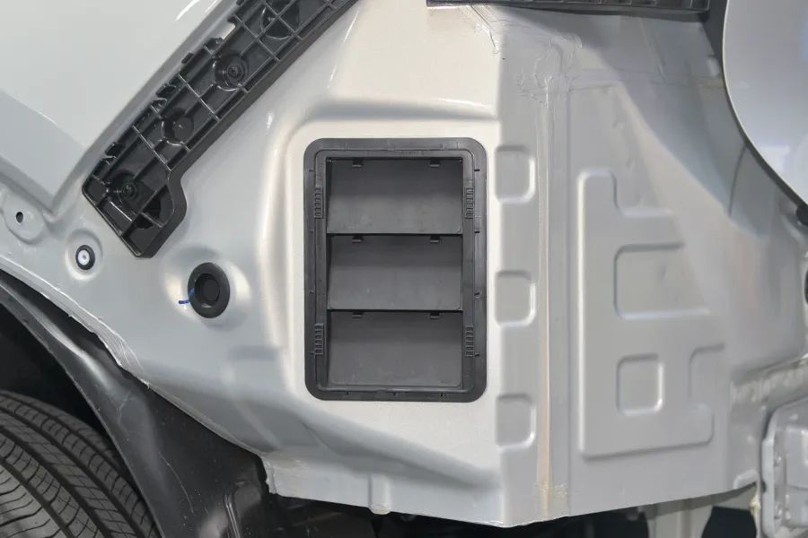 深蓝S05拆车：超大前备箱、超高集成度，10万多的车就有了！