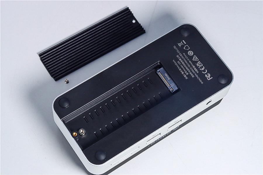 200出头的Mac mini M4扩展坞底座奥睿科MiniDock，不愧是价格屠夫