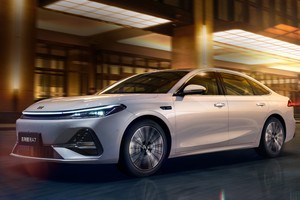 综合续航超2100km，吉利银河A7限时8.18万起售，爆款稳了？