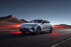 你的运动轿跑才9.79万元起！长安第三代UNI-V价格权益正式发布！