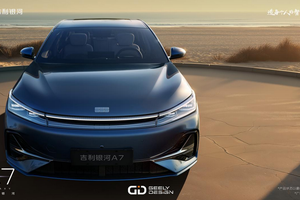 低至2L油耗，能跑2100+km！吉利银河A7上市，8.18万起值不值？
