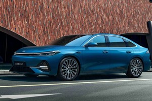 吉利银河A7上市 售8.18万起/续航超2100km