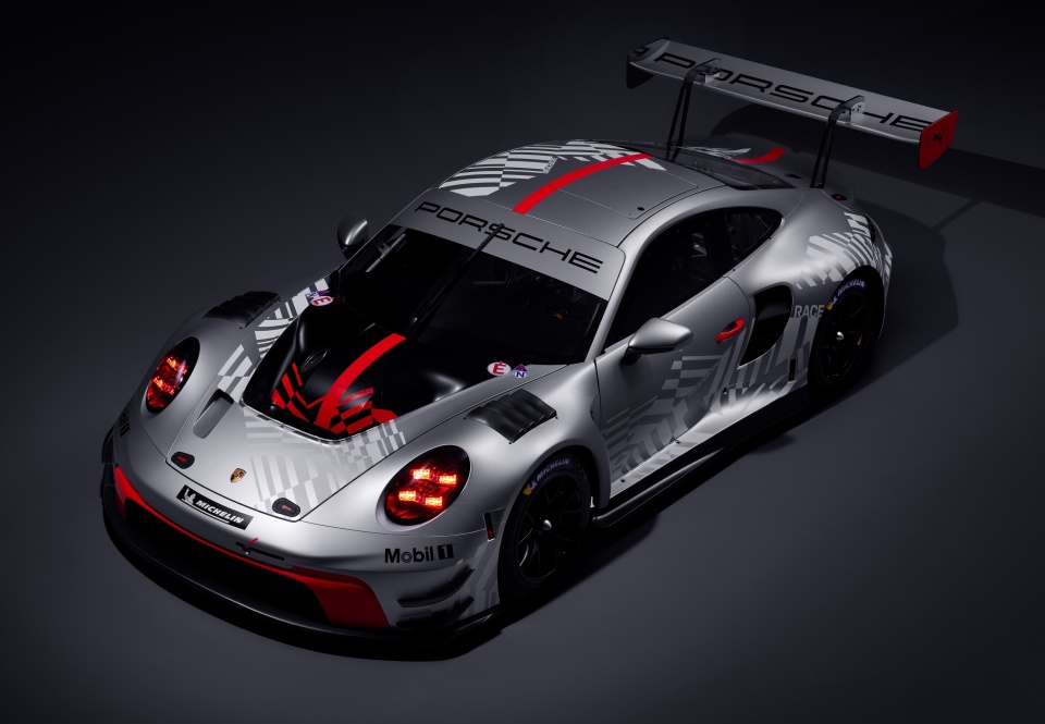 性能优化的 911 GT3 R 赛车将亮相 2026 赛季 助力保时捷客户车队
