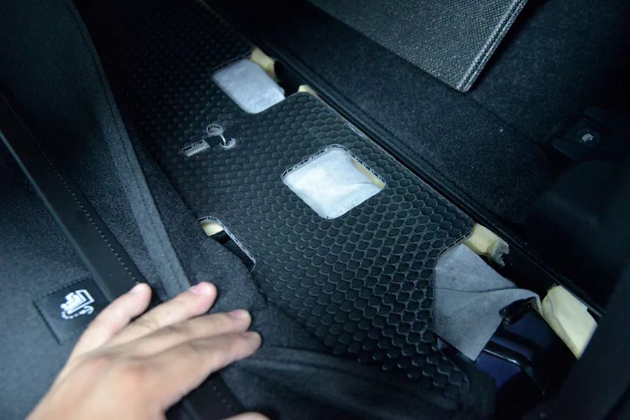 深蓝S05拆车：10万买二三十万的技术，花小钱办了大事儿！