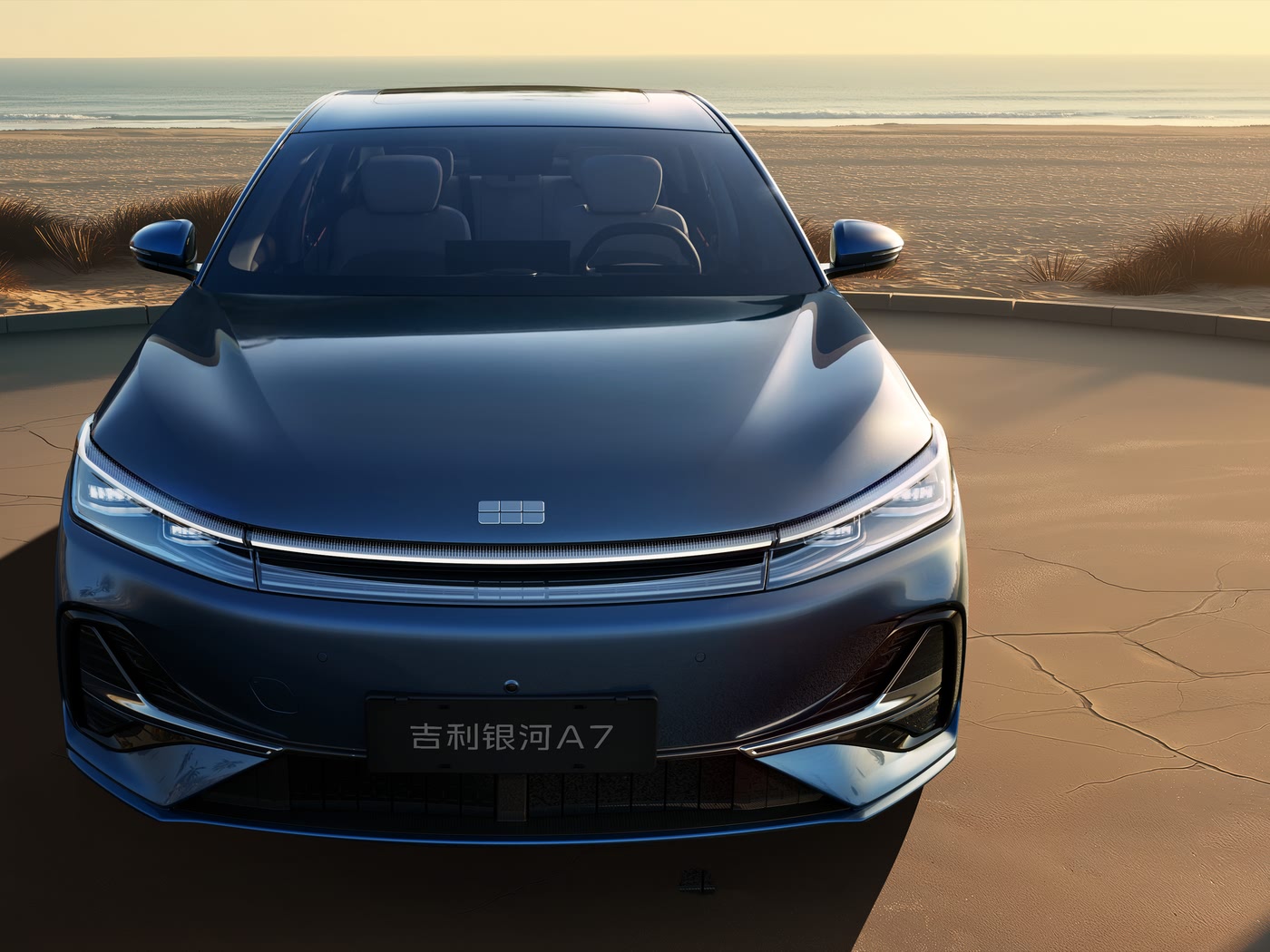 比亚迪秦L DM-i要慌，这台新车8.18万起，吉利打造