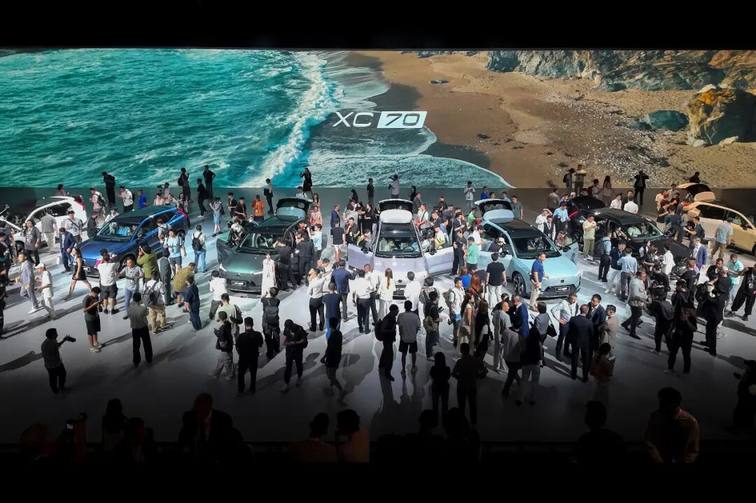 沃尔沃全新XC70全球首发，预售价29.99万起，智能豪华安全全满足