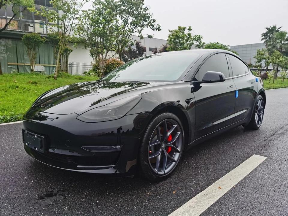 电动车开几年就坏？这款车6年半跑了60万公里，连刹车片都没换过