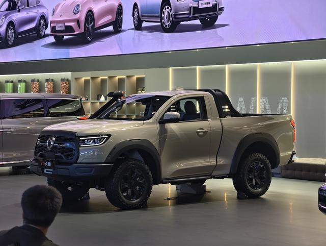 2025成都车展 赛级皮卡V6火炮预售价22.98万