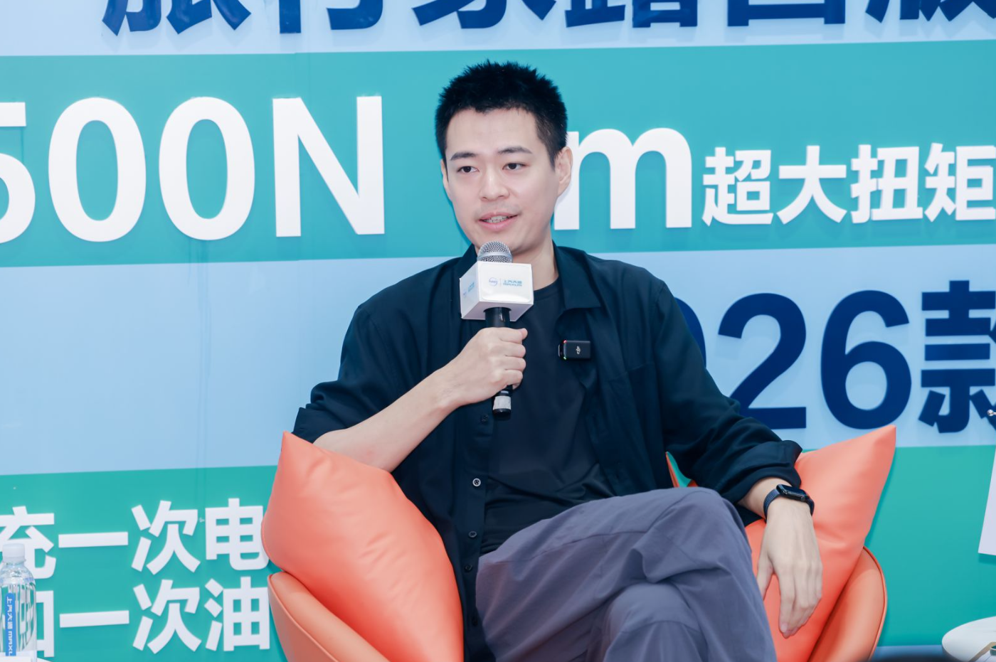 高端访谈丨用超级混动破除出行痛点，上汽大通如何称霸房车市场？