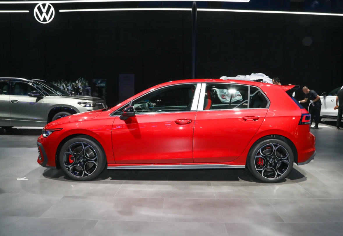 13万级凌渡GTS对比20万级高尔夫GTi，上汽大众比一汽良心吗？