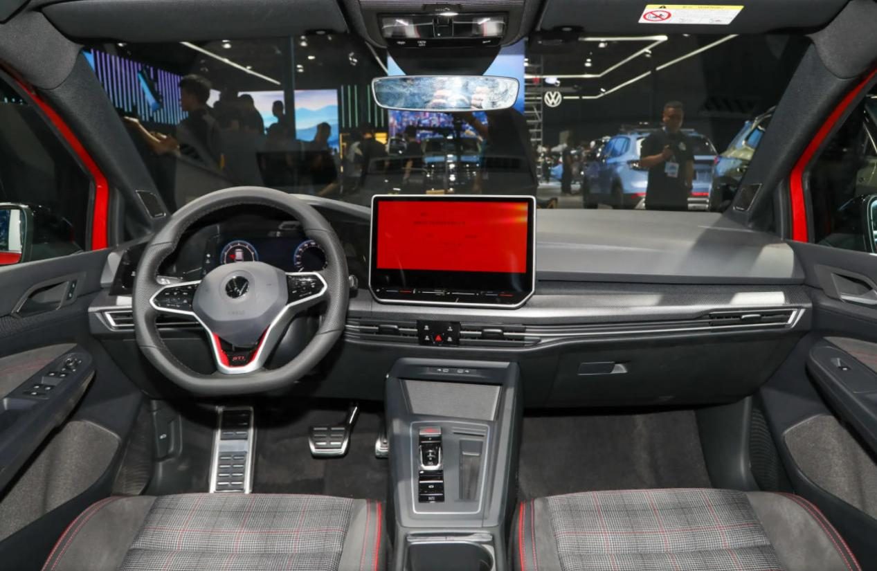 13万级凌渡GTS对比20万级高尔夫GTi，上汽大众比一汽良心吗？