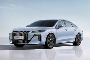 荣威M7 DMH：纯电续航160km的插混轿车，9.78万起主打低价
