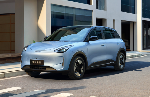 8月轿车销量丨轩逸稳居前三，小米SU7环比下滑，Model 3势头猛 