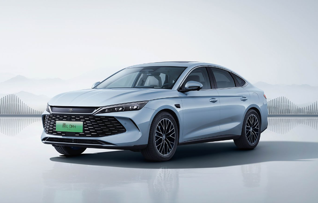 8月轿车销量丨轩逸稳居前三，小米SU7环比下滑，Model 3势头猛 