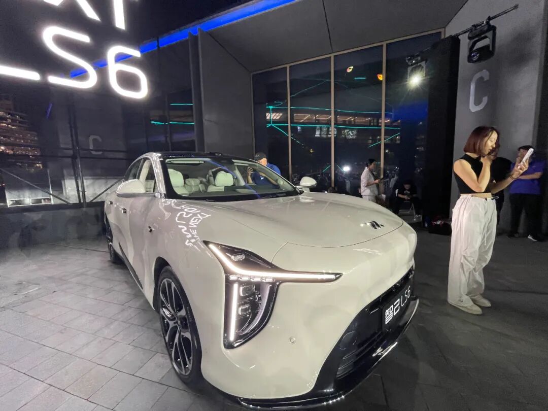 19.79万元起，新一代智己LS6：大电池+大五座，够不够？