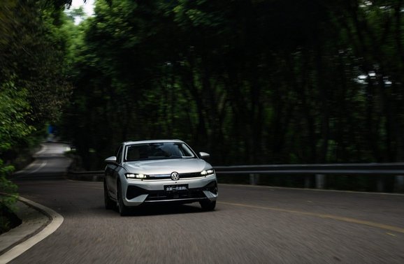 1.5T+7DSG 智驾升级 全新一代速腾L售价11.49万起