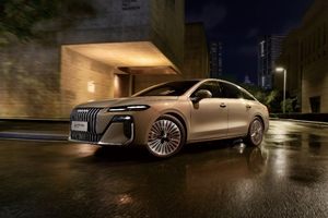 荣威M7 DMH：凭什么是新能源时代家轿王？