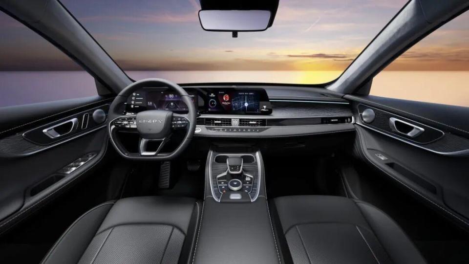 12.99万起 现象级SUV 瑞虎8冠军家族双车上新