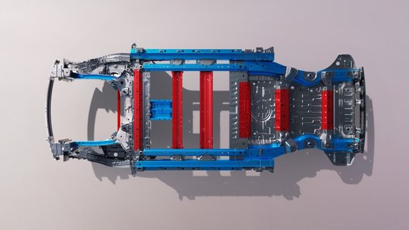智能大五座SUV 方程豹钛7售价17.98万起