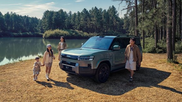 智能大五座SUV 方程豹钛7售价17.98万起