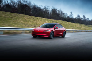 特斯拉Model 3长续航版降价1万元，标准续航版会跟进吗？