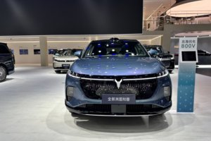 岚图知音：标配华为ADS 4.0，只要20万出头！有何优缺点？