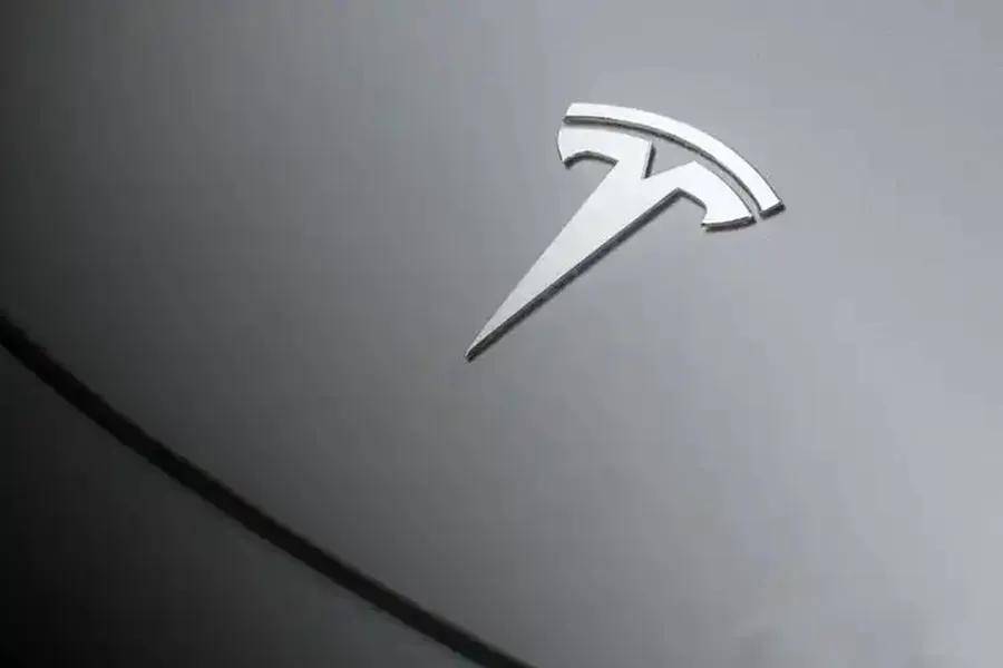 特斯拉Model 3长续航版降价1万元，标准续航版会跟进吗？