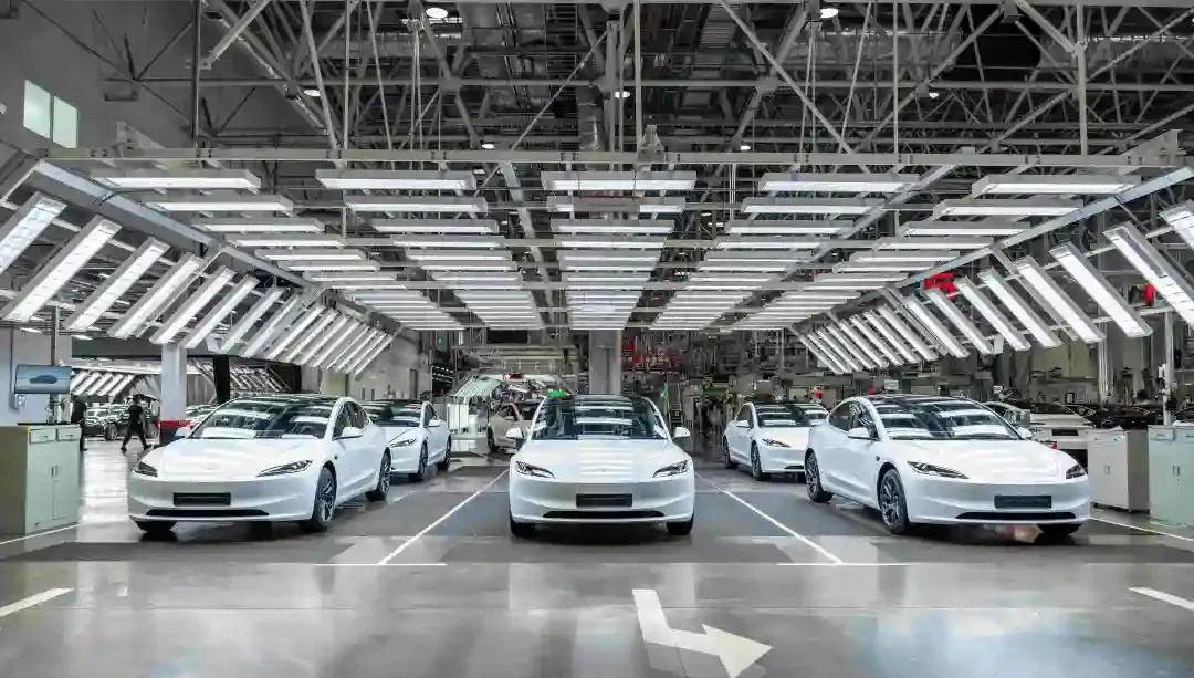 特斯拉Model 3长续航版降价1万元，标准续航版会跟进吗？