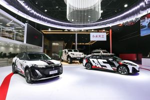 红旗耀锦城！2025成都车展，我们看到了一个更自信、更未来的国民品牌