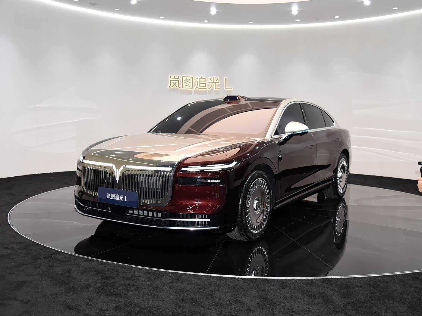 不断突破天花板，成都车展惊艳亮相的中国品牌豪华车