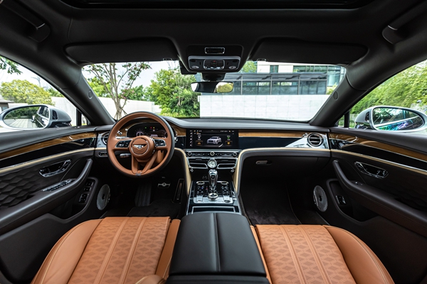 宾利飞驰 Mulliner 以 皇家工艺演绎顶级奢华