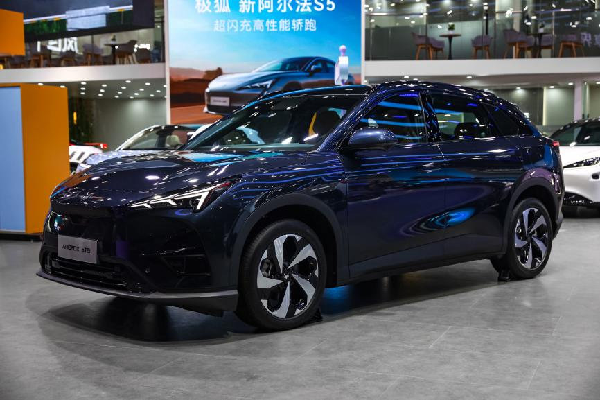 低调的实力派选手，极狐新阿尔法T5到底该怎么选？