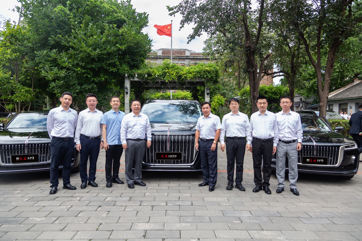 国家大事有红旗 彰显时代担当，红旗品牌担纲“93阅兵”官方指定外事接待用车工作