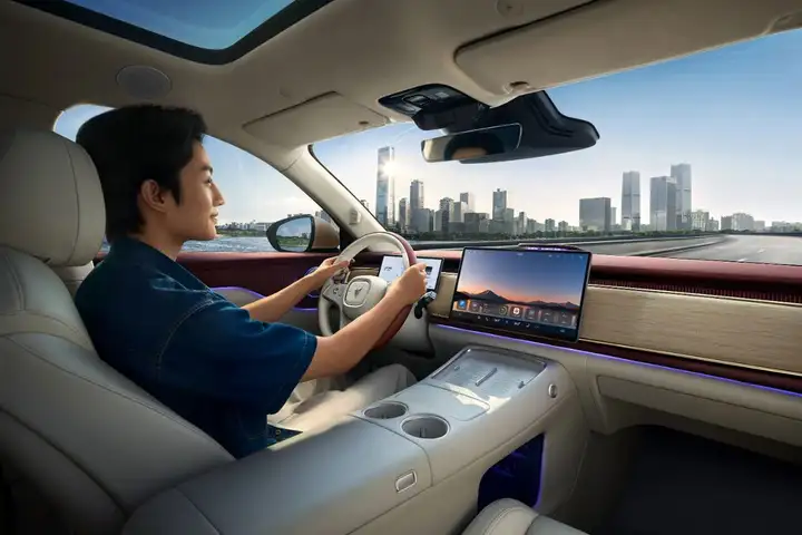 20.29 万起！岚图知音上市，满配华为智驾