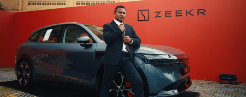 Z世代开一辆「世界车」，是什么体验？