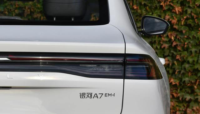 吉利“重磅新车”上市，仅8.18万，比亚迪压力更大了