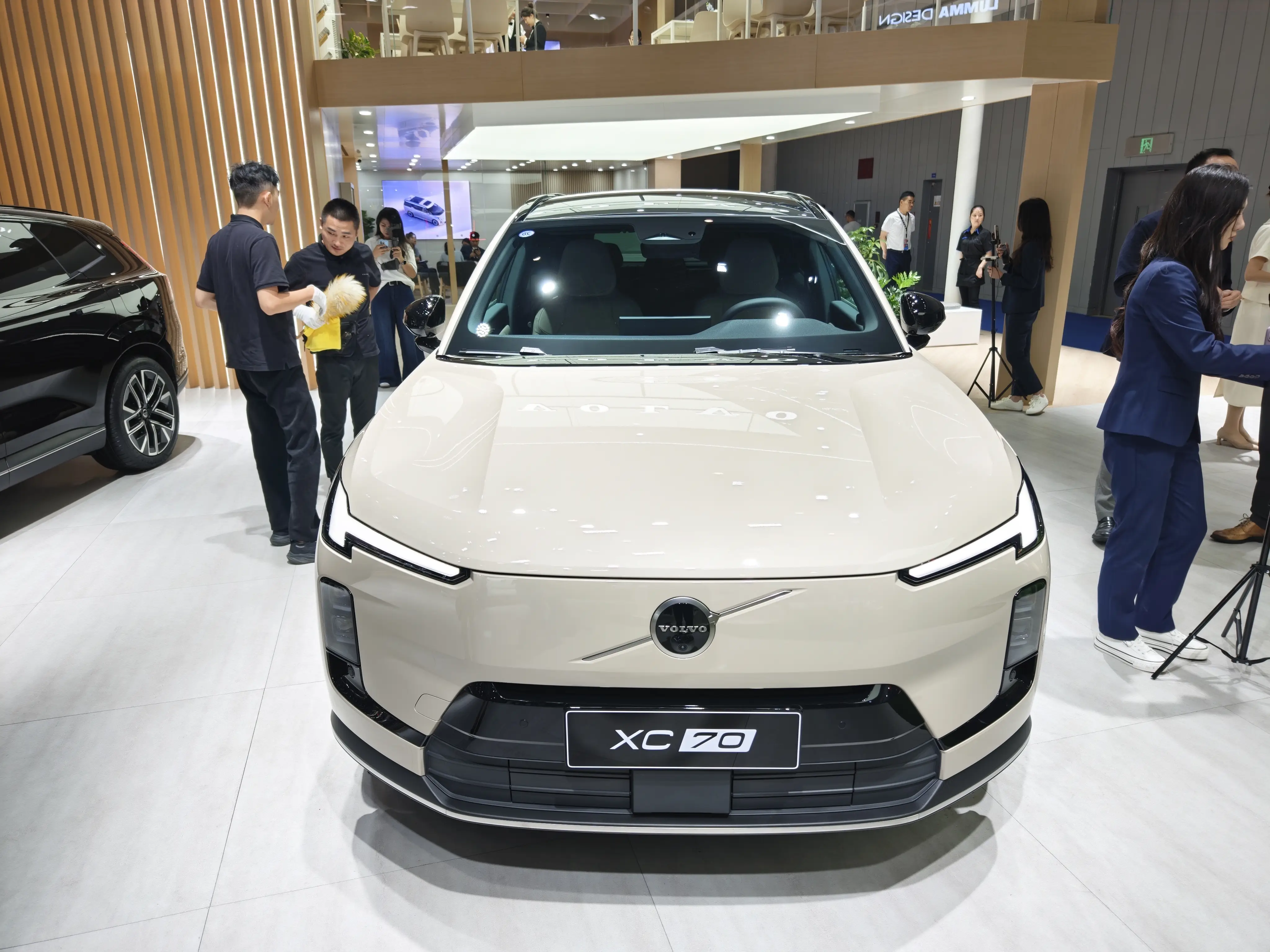 沃尔沃XC70并非只是领克08换壳，实际价值/情绪价值都有