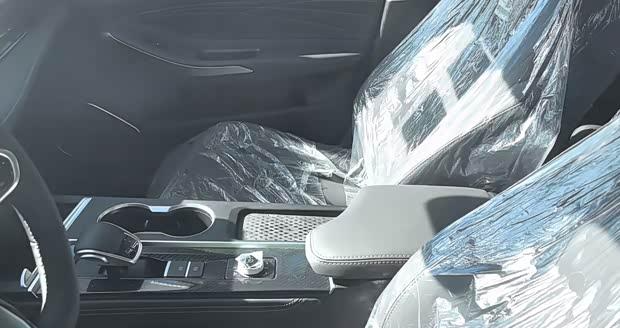 【E汽车】实拍奇瑞全新艾瑞泽5 外观更凶 配置拉满