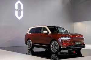 全景智慧旗舰SUV问界M9登陆2025智博会，刷新智慧出行新体验