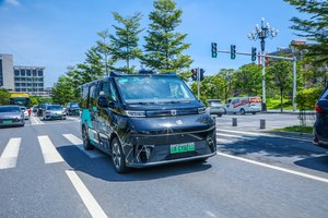 文远知行Robotaxi GXR在黄埔开启24小时纯无人商业化运营