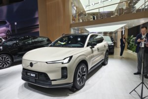 沃尔沃XC70并非只是领克08换壳，实际价值/情绪价值都有