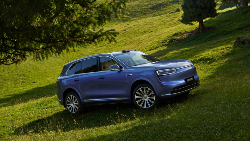全新问界M7开启预订28.8万起，1小时订单破10万台