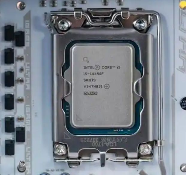 千元级入门神U大比拼：i5-14490F与9500F谁更胜一筹？