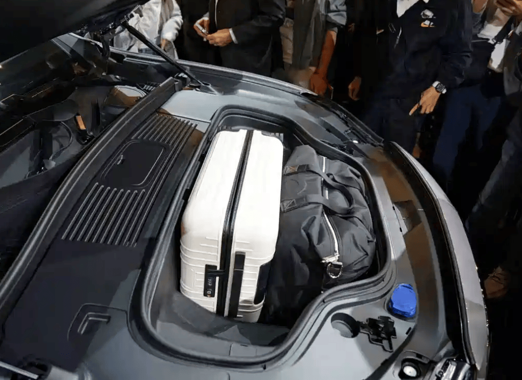 【E汽车】预计2026年加长国产 奔驰GLC EV发布