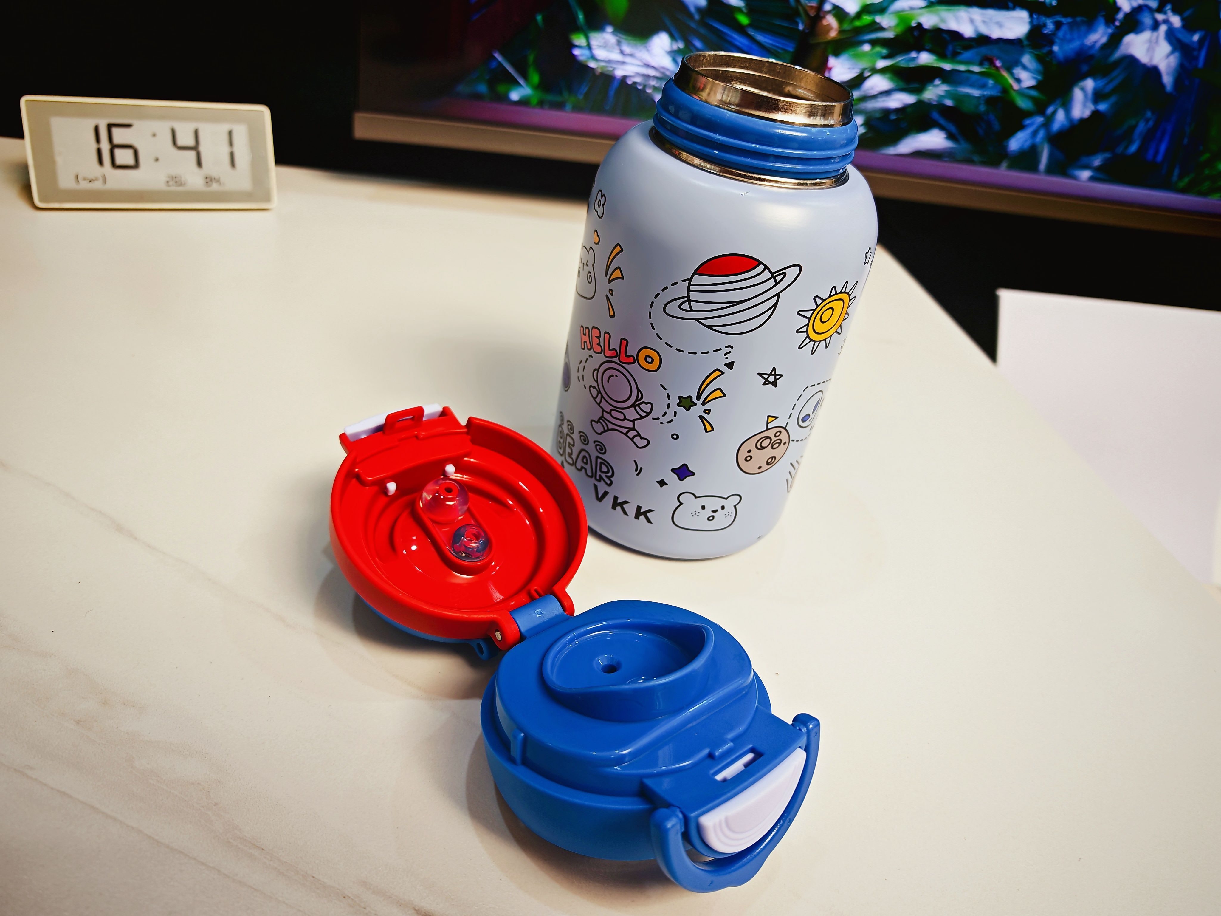 性能与安全兼得！宫菱0重金属0胶水儿童保温杯测评，欧盟认证品质