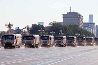 比亚迪第零方阵集结完毕 纯电动环卫车三度护航“大阅兵”