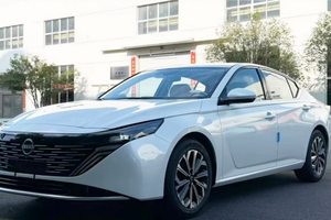 日产天籁PLUS曝光！鸿蒙座舱首上日系车，11月上市决战国产B级车