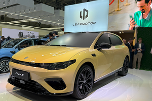 年轻人的“拉风”车！零跑Lafa5慕尼黑首秀启动盲定，国内Q4发，车东西现场见证