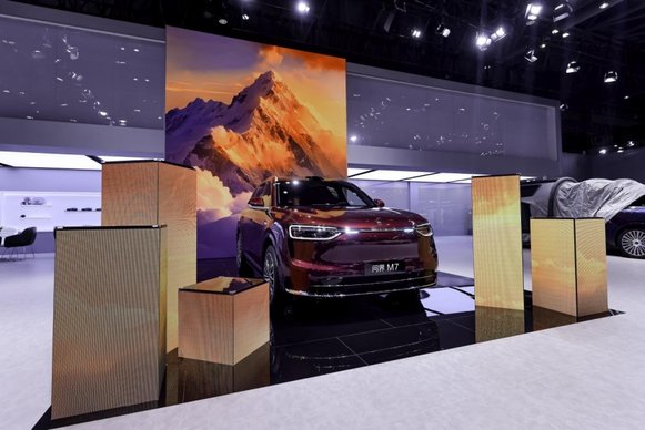 智慧重塑豪华 问界全系登陆2025重庆智博会
