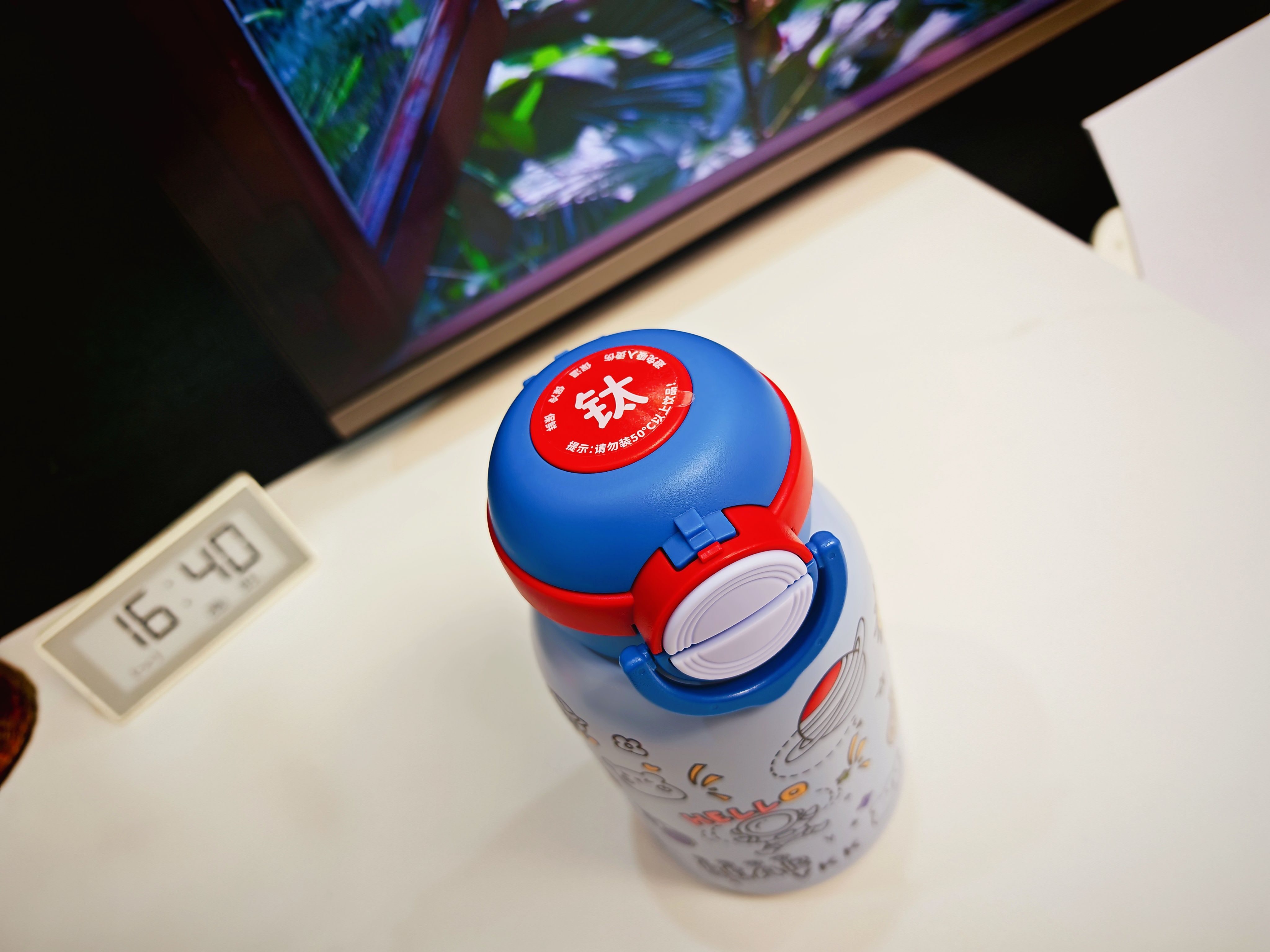 性能与安全兼得！宫菱0重金属0胶水儿童保温杯测评，欧盟认证品质
